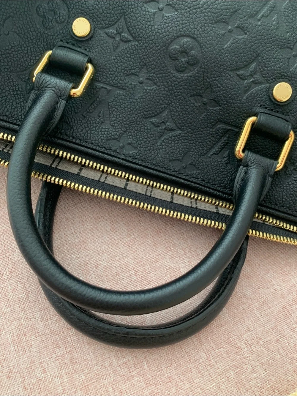 Louis Vuitton Monogram Empreinte leather speedy bandouliere 30. Never worn! - Picture 3 of 7